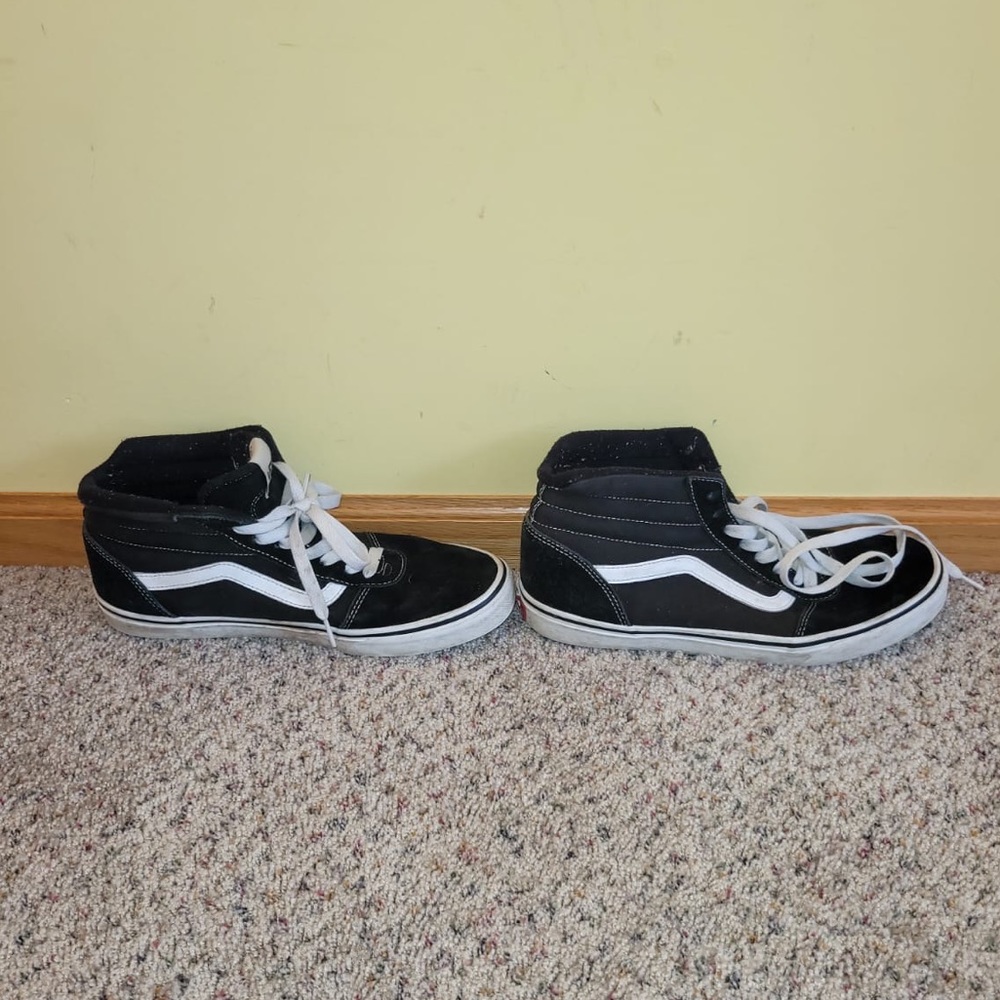 Vans Men’s Sneakers Size 9.5 Black Classic High Top Skater Off the Wall Suede